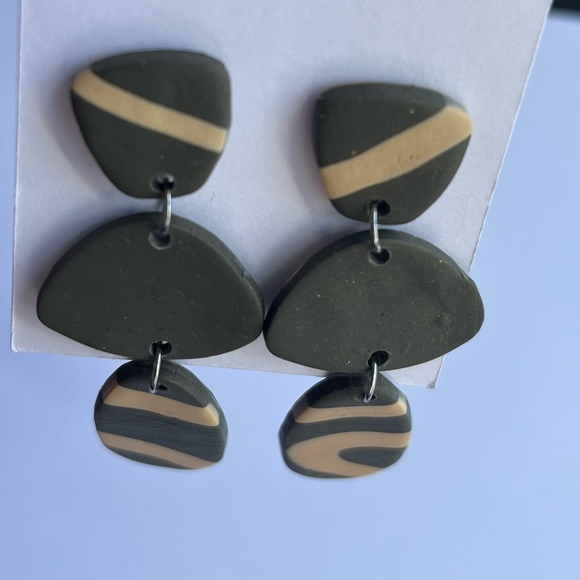 New Handmade Dangle Earrings - Picture 6 of 7